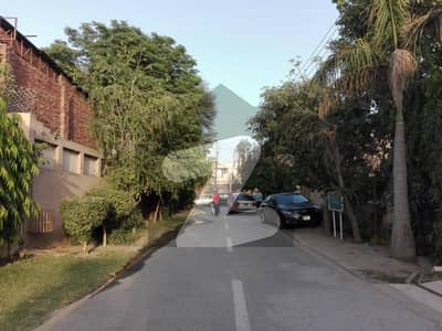 House Of 12 Marla Is Available In Contemporary Neighborhood Of Eden Avenue Extension