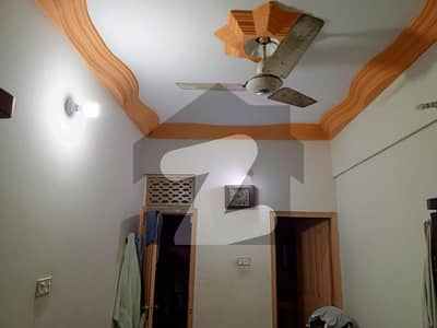 پی آئی بی کالونی کراچی میں 3 کمروں کا 4 مرلہ بالائی پورشن 80.0 لاکھ میں برائے فروخت۔