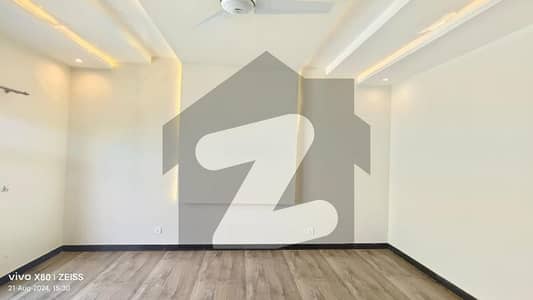 1 kanal Brand New ground portion for Rent