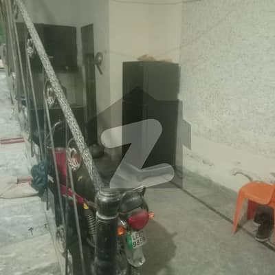 ماڈل ٹاؤن لِنک روڈ ماڈل ٹاؤن,لاہور میں 2 کمروں کا 3 مرلہ مکان 38.0 ہزار میں کرایہ پر دستیاب ہے۔