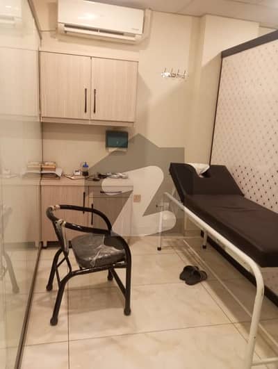 ڈی ایچ اے فیز 6 ڈی ایچ اے ڈیفینس,کراچی میں 5 مرلہ Studio دفتر 1.4 لاکھ میں کرایہ پر دستیاب ہے۔