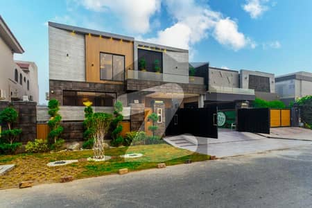 1-Kanal Contemporary Bungalow 5 Bedrooms, Elegant Double-Height Lobby For Sale