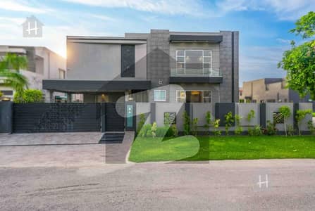 ڈی ایچ اے فیز 4 ڈیفنس (ڈی ایچ اے),لاہور میں 5 کمروں کا 1 کنال مکان 5.5 کروڑ میں برائے فروخت۔