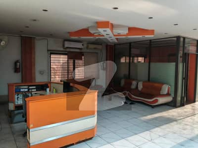 علامہ اقبال ٹاؤن لاہور میں 3 کمروں کا 11 مرلہ دفتر 1.3 لاکھ میں کرایہ پر دستیاب ہے۔