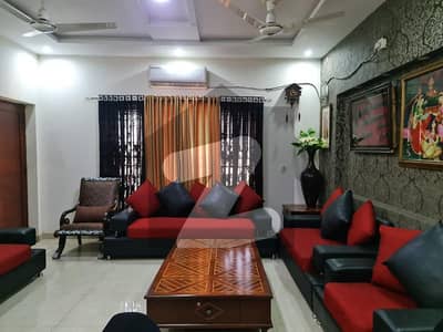 بحریہ ٹاؤن تکبیر بلاک بحریہ ٹاؤن سیکٹر B,بحریہ ٹاؤن,لاہور میں 5 کمروں کا 10 مرلہ مکان 3.1 کروڑ میں برائے فروخت۔