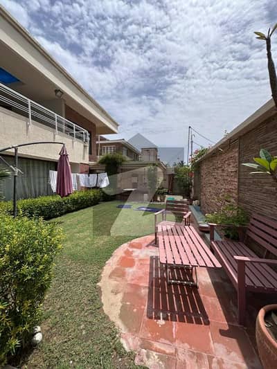 ڈی ایچ اے فیز 7 ڈی ایچ اے ڈیفینس,کراچی میں 3 کمروں کا 1 کنال بالائی پورشن 2.25 لاکھ میں کرایہ پر دستیاب ہے۔