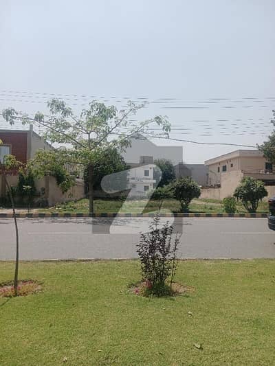 VALANCIA TOWN LAHORE 2 KANAL PLOT