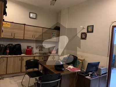 جوہر ٹاؤن فیز 2 - بلاک ایچ2 جوہر ٹاؤن فیز 2,جوہر ٹاؤن,لاہور میں 1 کمرے کا 2 مرلہ فلیٹ 55.0 لاکھ میں برائے فروخت۔