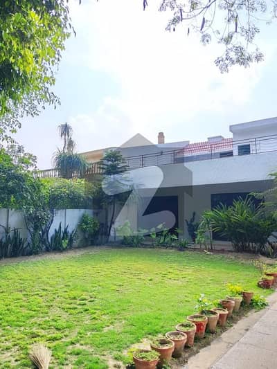 25-Marla 4-Bedroom's House Available For Rent in Nisar Colony Sarwar Road Lahore Cantt.