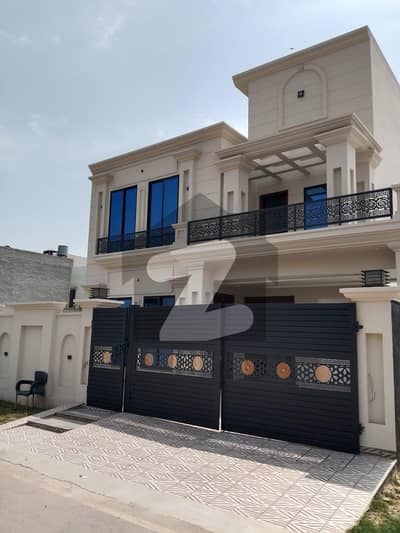 ایڈمز ہاؤسنگ سکیم میٹیٹل روڈ,ملتان میں 5 کمروں کا 10 مرلہ مکان 3.2 کروڑ میں برائے فروخت۔