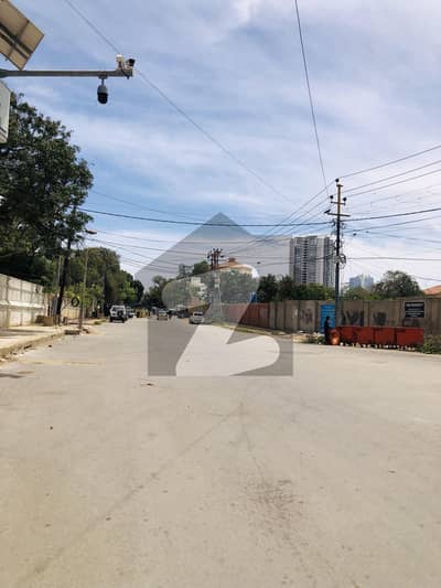 کلفٹن ۔ بلاک 4 کلفٹن,کراچی میں 4 کمروں کا 6 کنال بالائی پورشن 5.5 لاکھ میں کرایہ پر دستیاب ہے۔