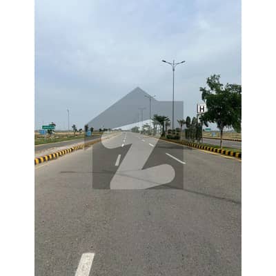 ڈی ایچ اے فیز9 پریزم - اوول کمپلیکس ڈی ایچ اے فیز9 پریزم,ڈی ایچ اے ڈیفینس,لاہور میں 4 مرلہ کمرشل پلاٹ 5.4 کروڑ میں برائے فروخت۔