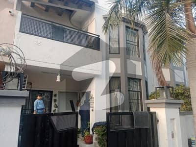 لیک سٹی ۔ سیکٹرایم ۔ 7 لیک سٹی,رائیونڈ روڈ,لاہور میں 3 کمروں کا 5 مرلہ مکان 1.0 لاکھ میں کرایہ پر دستیاب ہے۔