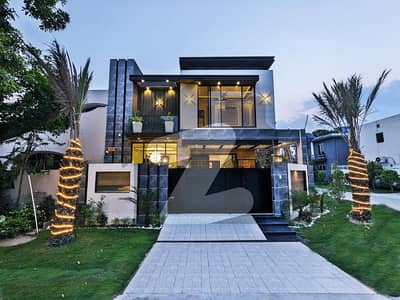 10 MARLA SLIGHTLY USE HOUSE FOR RENT HOT LOCATION IN DHA PHASE 5