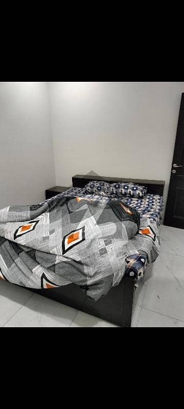 گارڈن ٹاؤن لاہور میں 3 کمروں کا 6 مرلہ فلیٹ 1.6 لاکھ میں کرایہ پر دستیاب ہے۔