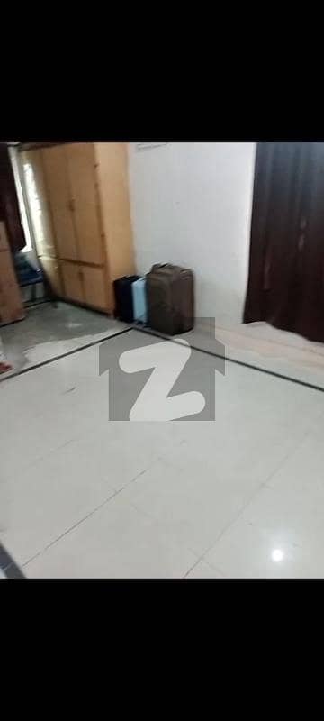 آئی ۔ 10 مرکز آئی ۔ 10,اسلام آباد میں 1 کمرے کا 6 مرلہ کمرہ 28.0 ہزار میں کرایہ پر دستیاب ہے۔