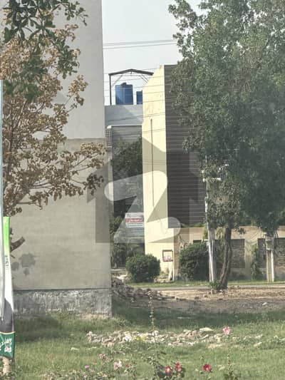 کینال گارڈن ۔ بلاک ڈی کینال گارڈن,لاہور میں 10 مرلہ رہائشی پلاٹ 1.54 کروڑ میں برائے فروخت۔