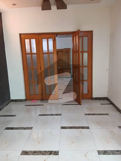 علامہ اقبال ٹاؤن ۔ راوی بلاک علامہ اقبال ٹاؤن,لاہور میں 2 کمروں کا 10 مرلہ زیریں پورشن 1.1 لاکھ میں کرایہ پر دستیاب ہے۔