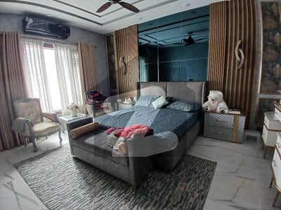 لطیفی کوآپریٹو ہاؤسنگ سوسائٹی گلستانِ جوہر,کراچی میں 5 کمروں کا 16 مرلہ مکان 15.0 کروڑ میں برائے فروخت۔