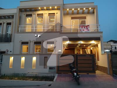 بحریہ ٹاؤن فیز 8 ۔ سفاری ویلی بحریہ ٹاؤن فیز 8,بحریہ ٹاؤن راولپنڈی,راولپنڈی میں 5 کمروں کا 7 مرلہ مکان 2.98 کروڑ میں برائے فروخت۔