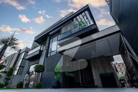 1-Kanal Contemporary Bungalow 5 Bedrooms, Elegant Double-Height Lobby