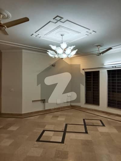 ای ۔ 11 اسلام آباد میں 3 کمروں کا 1 کنال بالائی پورشن 1.5 لاکھ میں کرایہ پر دستیاب ہے۔