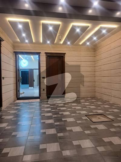 ڈریمز گارڈنز فیز 2 ڈریم گارڈنز,ڈیفینس روڈ,لاہور میں 6 کمروں کا 7 مرلہ مکان 3.5 کروڑ میں برائے فروخت۔