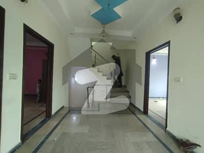 جوہر ٹاؤن فیز 2 جوہر ٹاؤن,لاہور میں 3 کمروں کا 4 مرلہ مکان 80.0 ہزار میں کرایہ پر دستیاب ہے۔