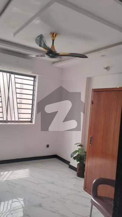 گلستانِِ جوہر ۔ بلاک 14 گلستانِ جوہر,کراچی میں 2 کمروں کا 4 مرلہ فلیٹ 1.8 کروڑ میں برائے فروخت۔