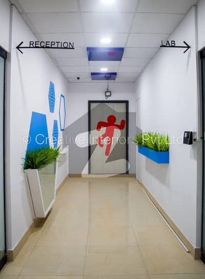 مارول آرکیڈ گلبرگ سوک سینٹر,گلبرگ,اسلام آباد میں 10 مرلہ Studio دفتر 7.5 کروڑ میں برائے فروخت۔