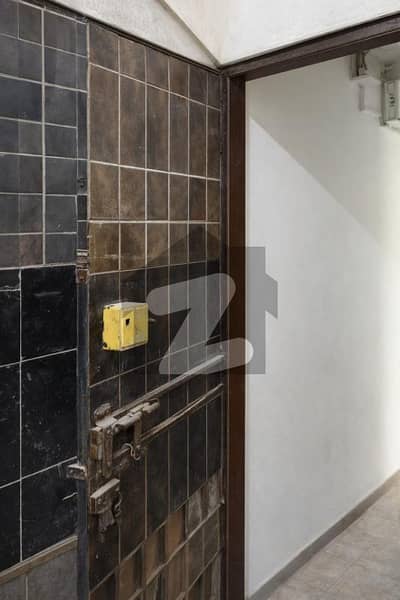 3 Bed Drawing Lounge Flat for Sale in Abdullah Terrace 1st Floor | Road Facing | 1350 Sqft