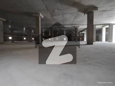 ویسٹ وارف کراچی میں 11 کمروں کا 7 کنال عمارت 35.0 لاکھ میں کرایہ پر دستیاب ہے۔