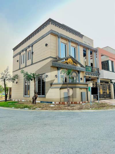 بحریہ ٹاؤن جناح بلاک بحریہ ٹاؤن سیکٹر ای,بحریہ ٹاؤن,لاہور میں 3 کمروں کا 5 مرلہ مکان 1.8 کروڑ میں برائے فروخت۔