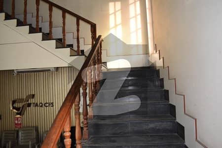 گارڈن ٹاؤن - اتاترک بلاک گارڈن ٹاؤن,لاہور میں 2 کمروں کا 1 کنال زیریں پورشن 1.15 لاکھ میں کرایہ پر دستیاب ہے۔ گارڈن ٹاؤن - اتاترک بلاک گارڈن ٹاؤن,لاہور میں 2 کمروں کا 1 کنال زیریں پورشن 1.15 لاکھ میں کرایہ پر دستیاب ہے۔