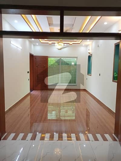 او پی ایف ہاؤسنگ سکیم لاہور میں 3 کمروں کا 5 مرلہ بالائی پورشن 45.0 ہزار میں کرایہ پر دستیاب ہے۔