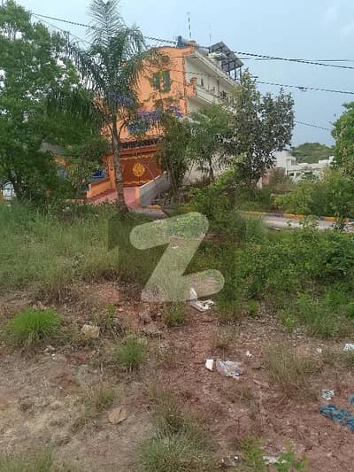 بنی گالہ اسلام آباد میں 2 کنال رہائشی پلاٹ 3.0 کروڑ میں برائے فروخت۔