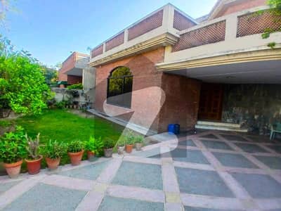 ڈی ایچ اے فیز 1 ڈیفنس (ڈی ایچ اے),لاہور میں 4 کمروں کا 1 کنال مکان 6.45 کروڑ میں برائے فروخت۔