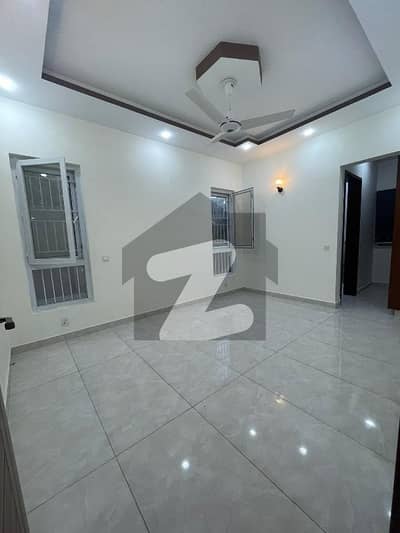 ڈی ایچ اے فیز 4 ڈی ایچ اے ڈیفینس,کراچی میں 1 کنال Studio مکان 3.75 لاکھ میں کرایہ پر دستیاب ہے۔