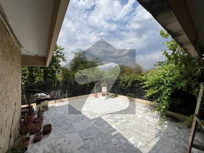 ایف ۔ 7/4 ایف ۔ 7,اسلام آباد میں 3 کمروں کا 1 کنال مکان 8.0 لاکھ میں کرایہ پر دستیاب ہے۔