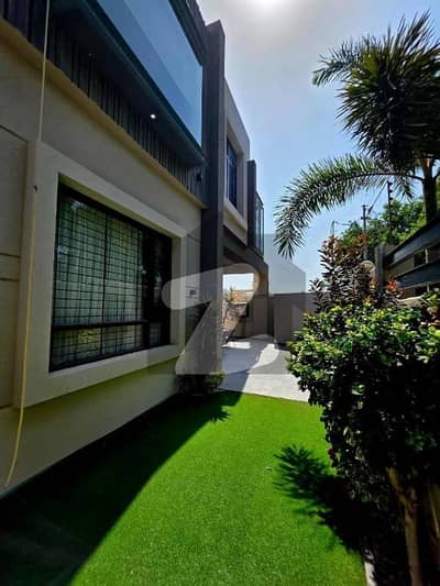 ڈی ایچ اے فیز 6 ڈی ایچ اے ڈیفینس,کراچی میں 6 کمروں کا 1 کنال مکان 21.0 کروڑ میں برائے فروخت۔