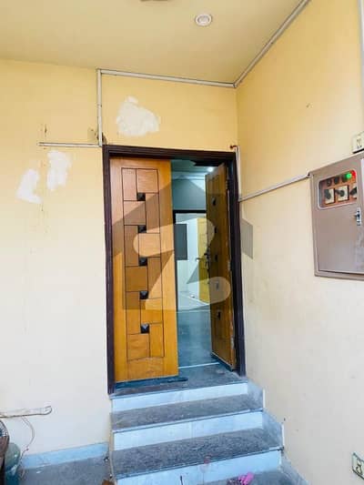 100 yards banglow for rent