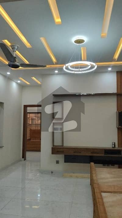 بحریہ گرینز۔ اوورسیز انکلیو - سیکٹر 6 بحریہ گرینز۔ اوورسیز انکلیو,بحریہ ٹاؤن فیز 8,بحریہ ٹاؤن راولپنڈی,راولپنڈی میں 5 کمروں کا 14 مرلہ مکان 1.55 لاکھ میں کرایہ پر دستیاب ہے۔