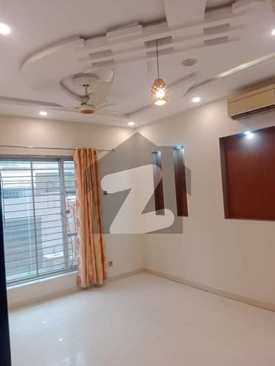 تاج باغ سکیم لاہور میں 7 کمروں کا 11 مرلہ مکان 4.25 کروڑ میں برائے فروخت۔