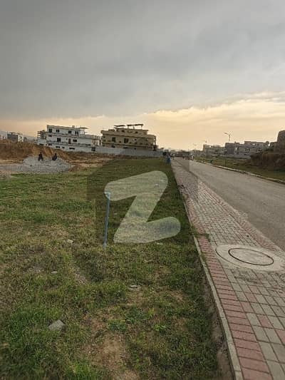 1 kanal plot for sale in" TAJ Residencia"