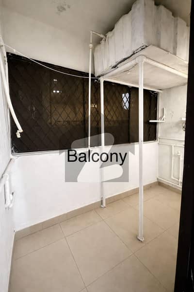 GROUND FLOOR 2 bed spacious apartment ( residential apartment