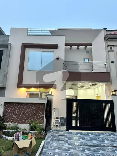 FIVE MARLA MODREN HOUSE FOR SALE