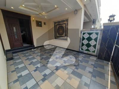 سٹی ہاؤسنگ سکیم جہلم میں 7 مرلہ مکان 2.15 کروڑ میں برائے فروخت۔