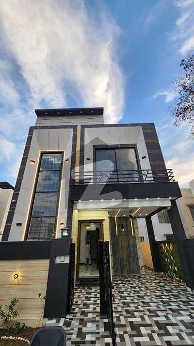 DHA RAHBAR PH 11 SECTOR 2 5M ULTRA MODERN DOUBEL HIGHT WINDOW LUSH HOUSE READY FOR THE SALE NEAR BY PARK SUPER MARKET AND COMMERCIAL