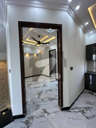 10 Marla Full House Like New