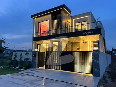 ڈی ایچ اے فیز 7 ڈیفنس (ڈی ایچ اے),لاہور میں 4 کمروں کا 10 مرلہ مکان 4.15 کروڑ میں برائے فروخت۔